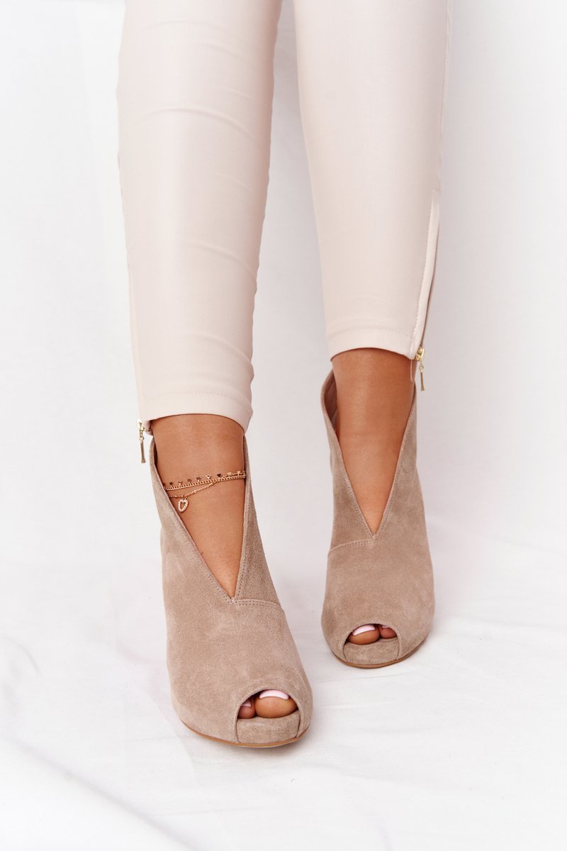 Suede Boots On A Post With A Cut-out Exquisite 1243 Beige